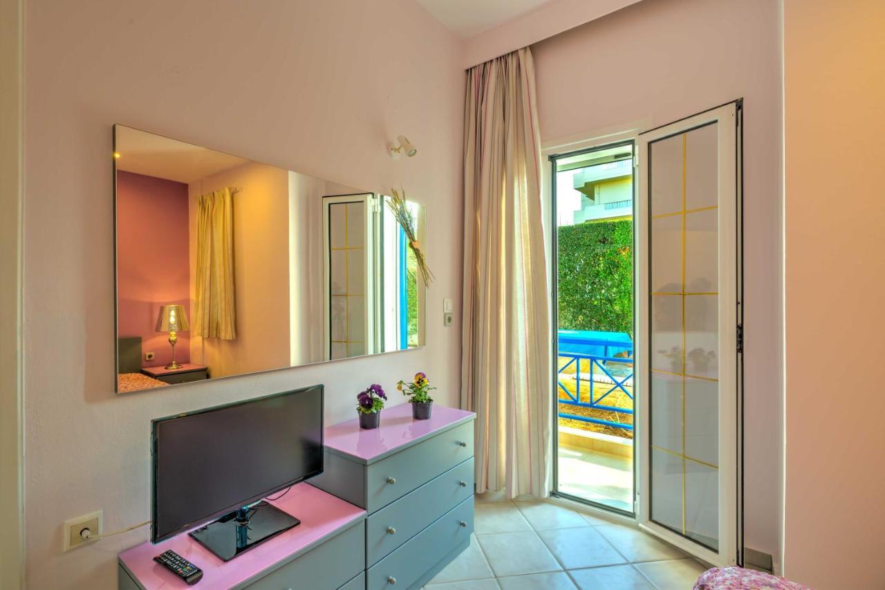 Heraklion Beach Hideaway Explore, Relax, Repeat-3 Gazi Exterior photo
